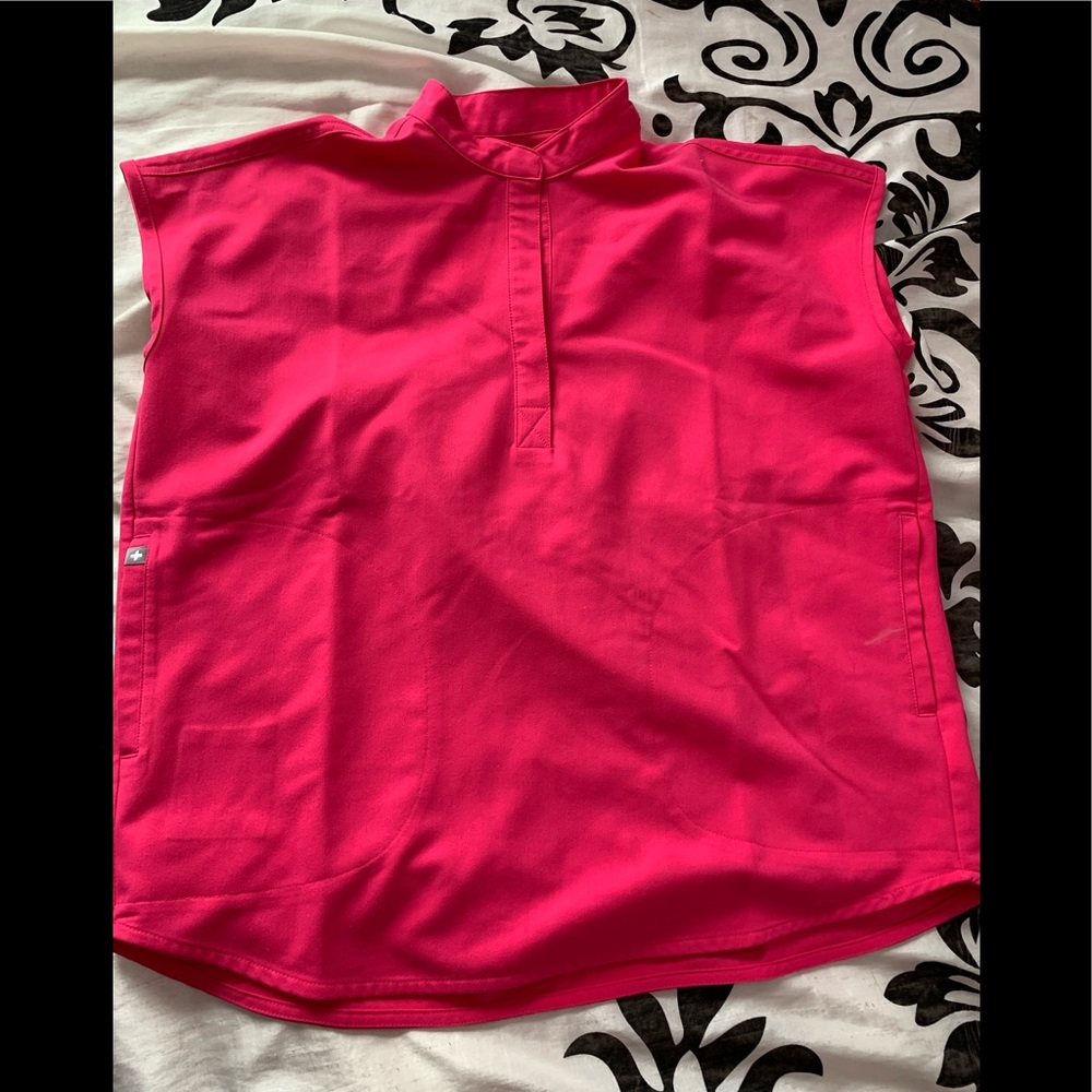 Women’s Fig scrub top